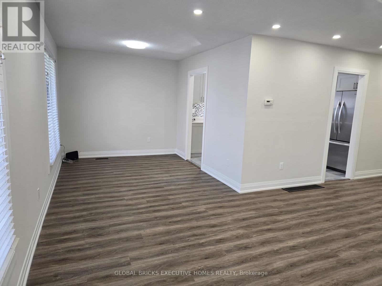 Main - 3285 Lansdown Drive, Burlington, Ontario  L7M 1S4 - Photo 6 - W13111994