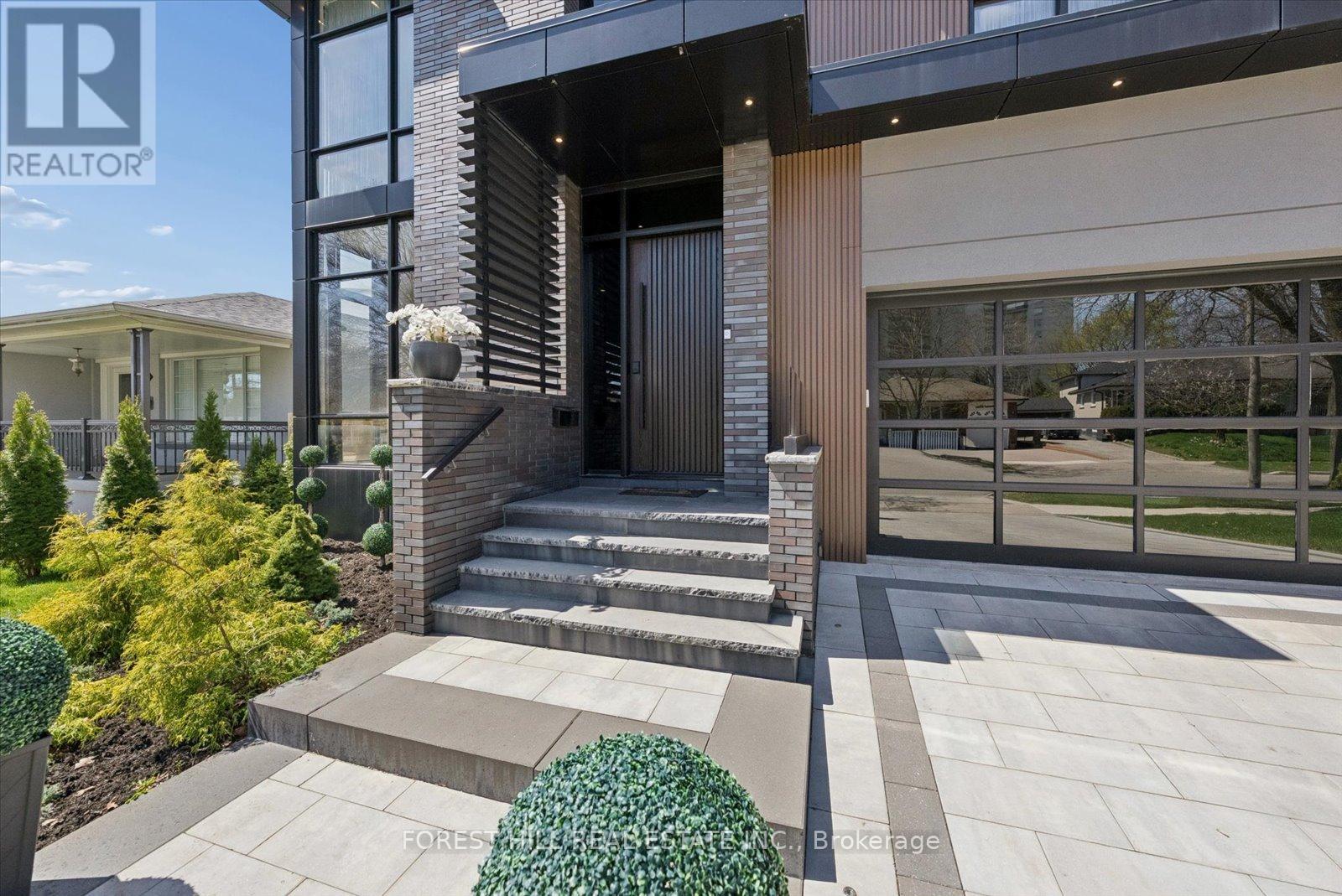 16 Lemonwood Drive, Toronto, Ontario  M9A 4L4 - Photo 3 - W13112016
