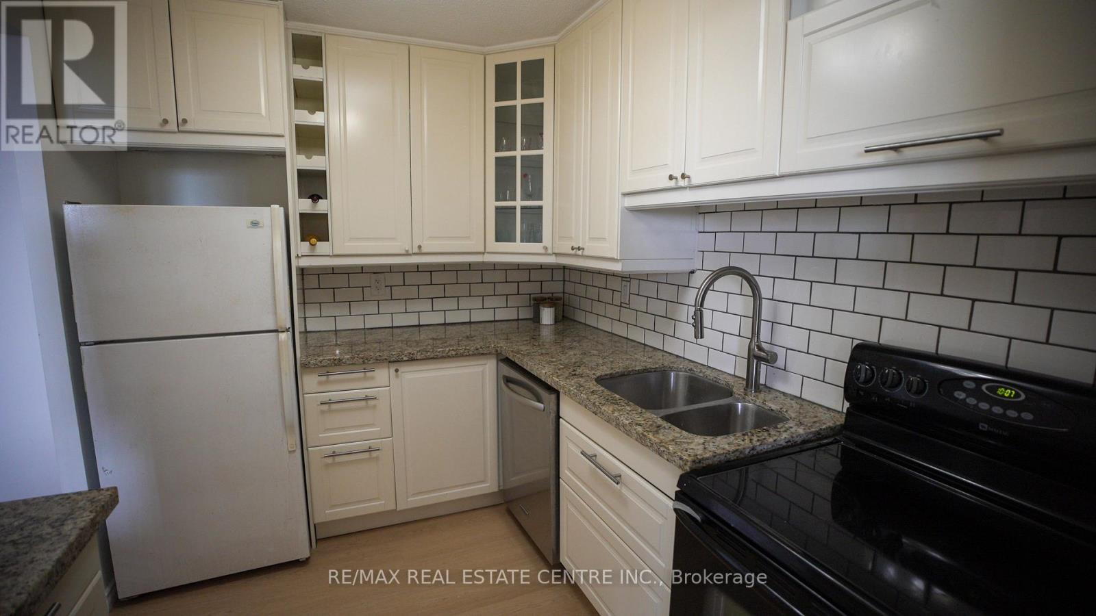 704 - 1100 Caven Street, Mississauga (Lakeview), Ontario  L5G 4N3 - Photo 10 - W13112066