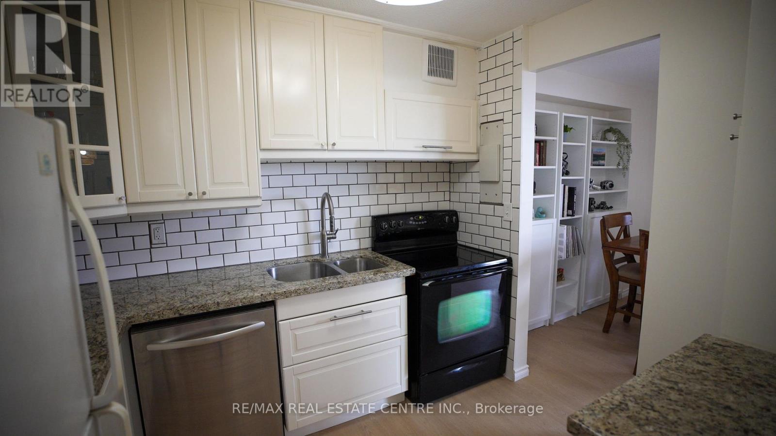 704 - 1100 Caven Street, Mississauga (Lakeview), Ontario  L5G 4N3 - Photo 11 - W13112066