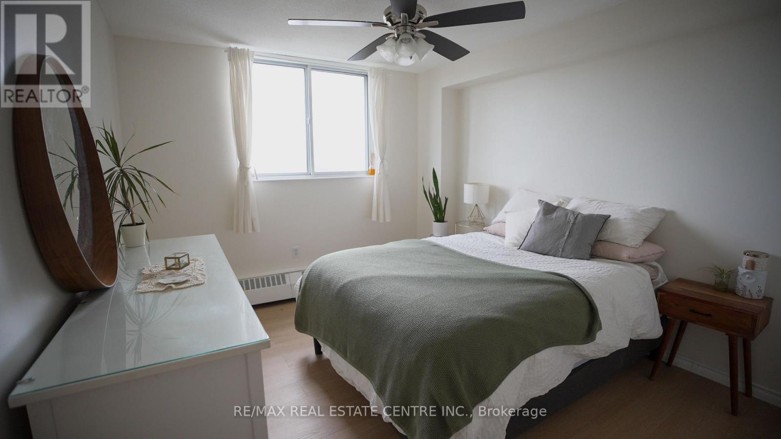 704 - 1100 Caven Street, Mississauga (Lakeview), Ontario  L5G 4N3 - Photo 5 - W13112066