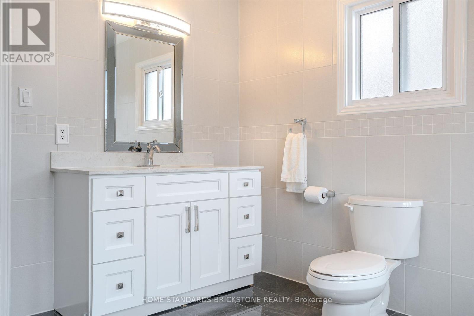 4538 Penhallow Road, Mississauga, Ontario  L5V 1E7 - Photo 31 - W13112104