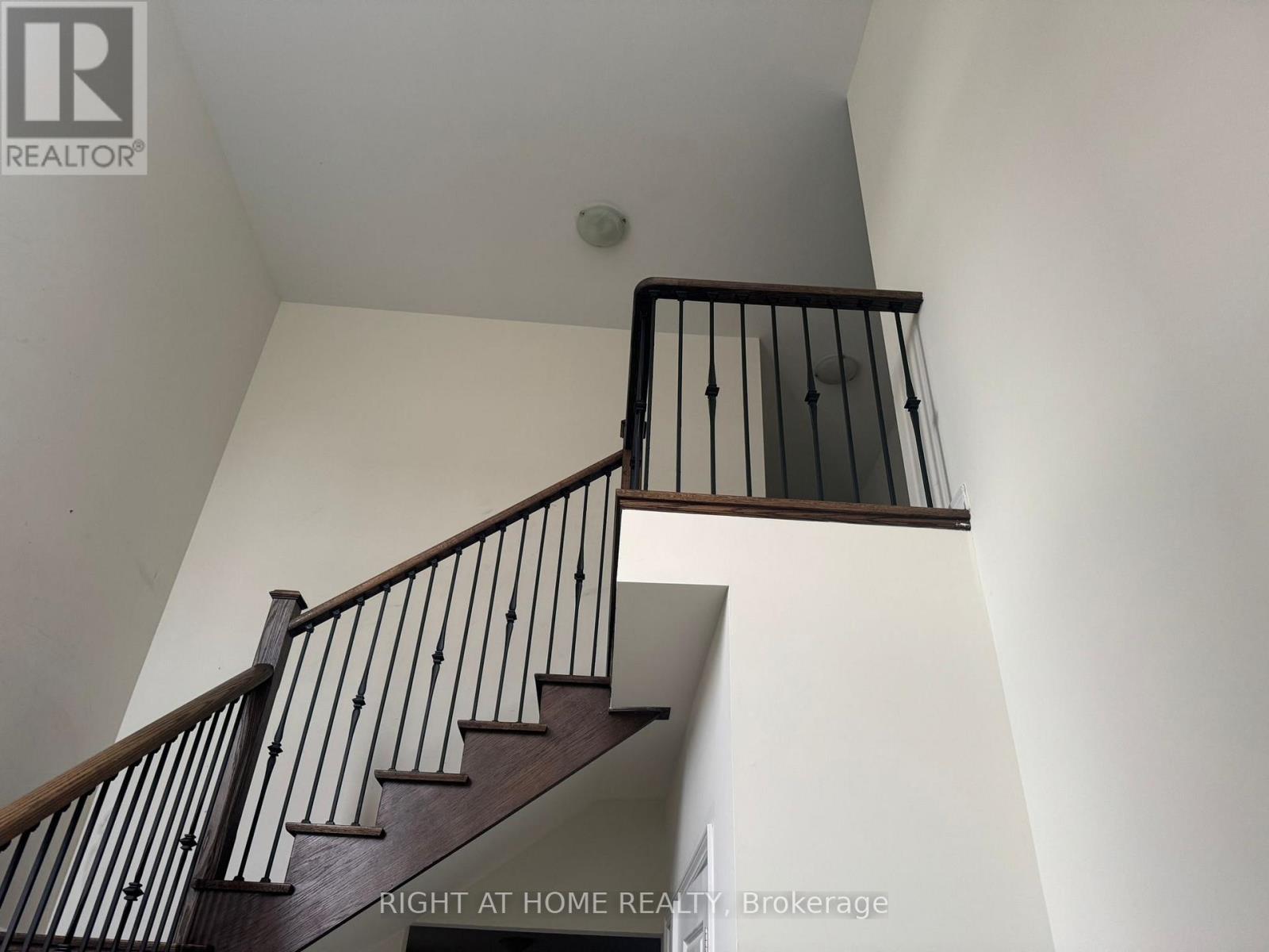 14 Eastman Drive, Brampton, Ontario  L6X 5S6 - Photo 3 - W13112108