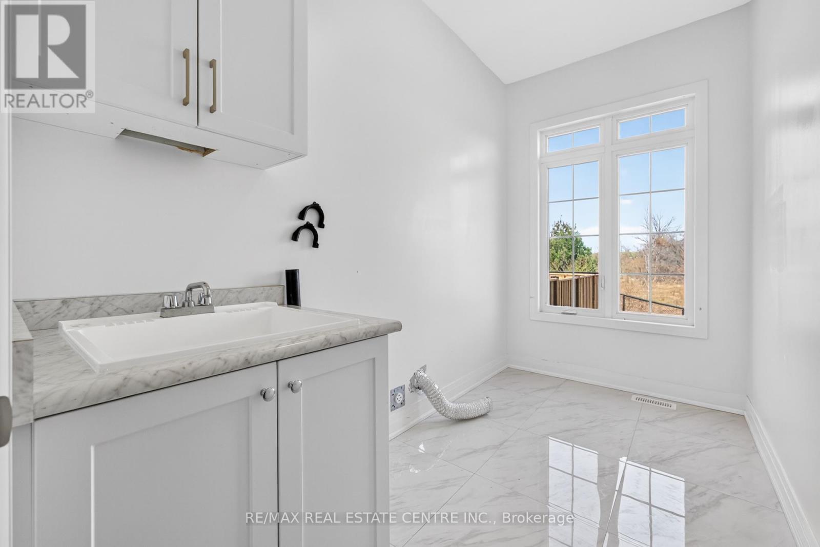 423 Royal West Drive, Brampton, Ontario  L6X 5K1 - Photo 17 - W13112116