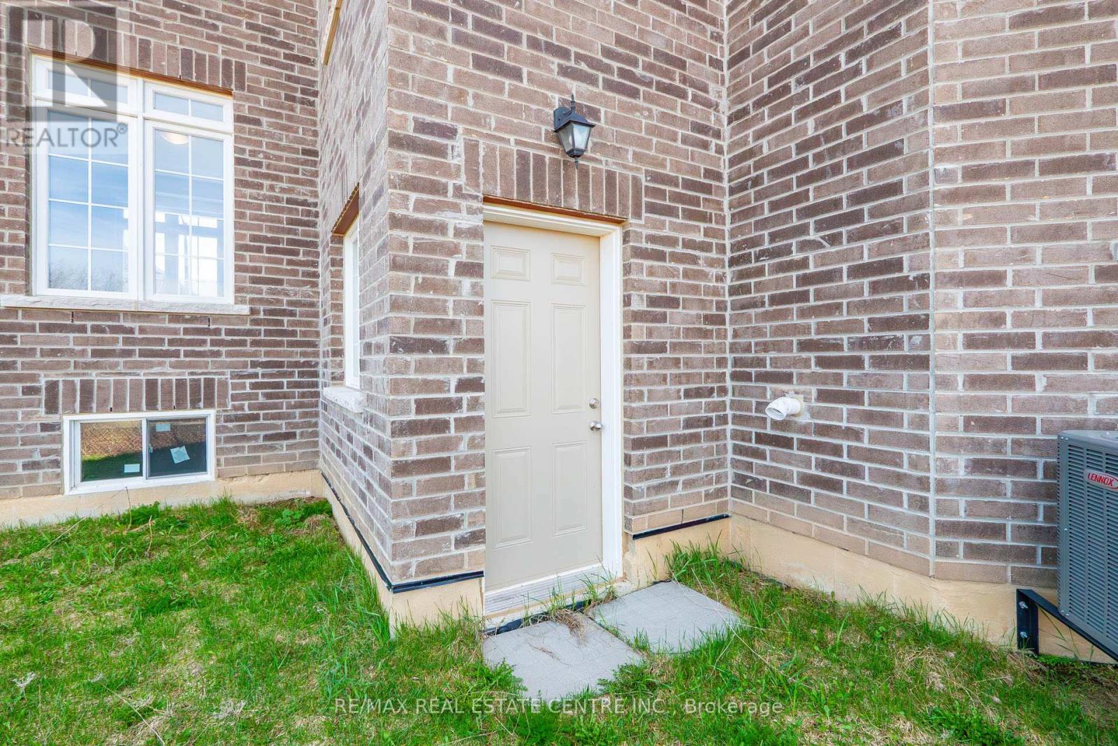 423 Royal West Drive, Brampton, Ontario  L6X 5K1 - Photo 40 - W13112116