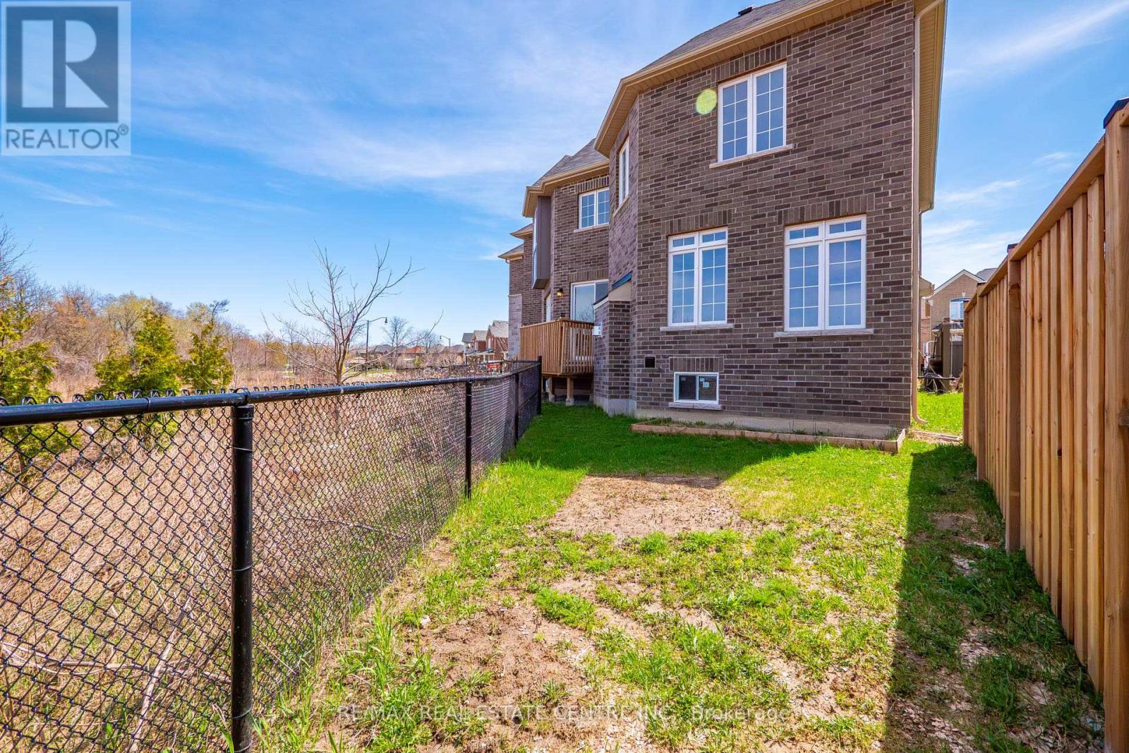423 Royal West Drive, Brampton, Ontario  L6X 5K1 - Photo 48 - W13112116