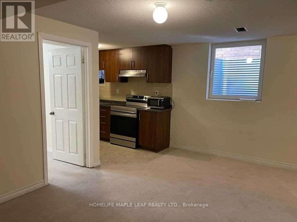 10 Frenchpark Circle, Brampton, Ontario  L6X 0Y5 - Photo 3 - W13112160