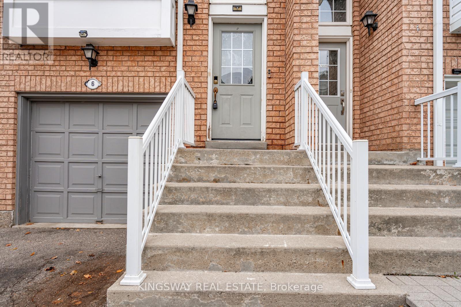 6 - 280 Hillcrest Avenue, Mississauga, Ontario  L5B 4L3 - Photo 2 - W13112206