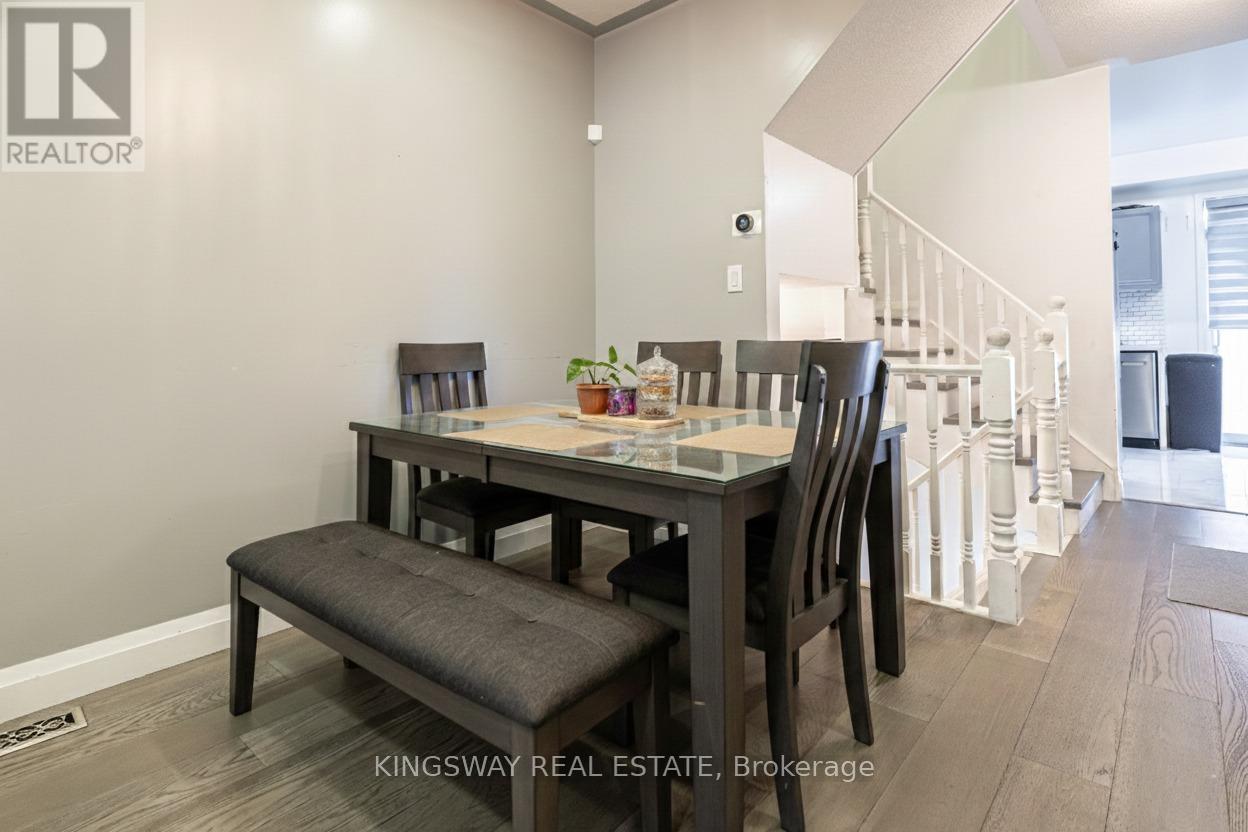 6 - 280 Hillcrest Avenue, Mississauga, Ontario  L5B 4L3 - Photo 7 - W13112206