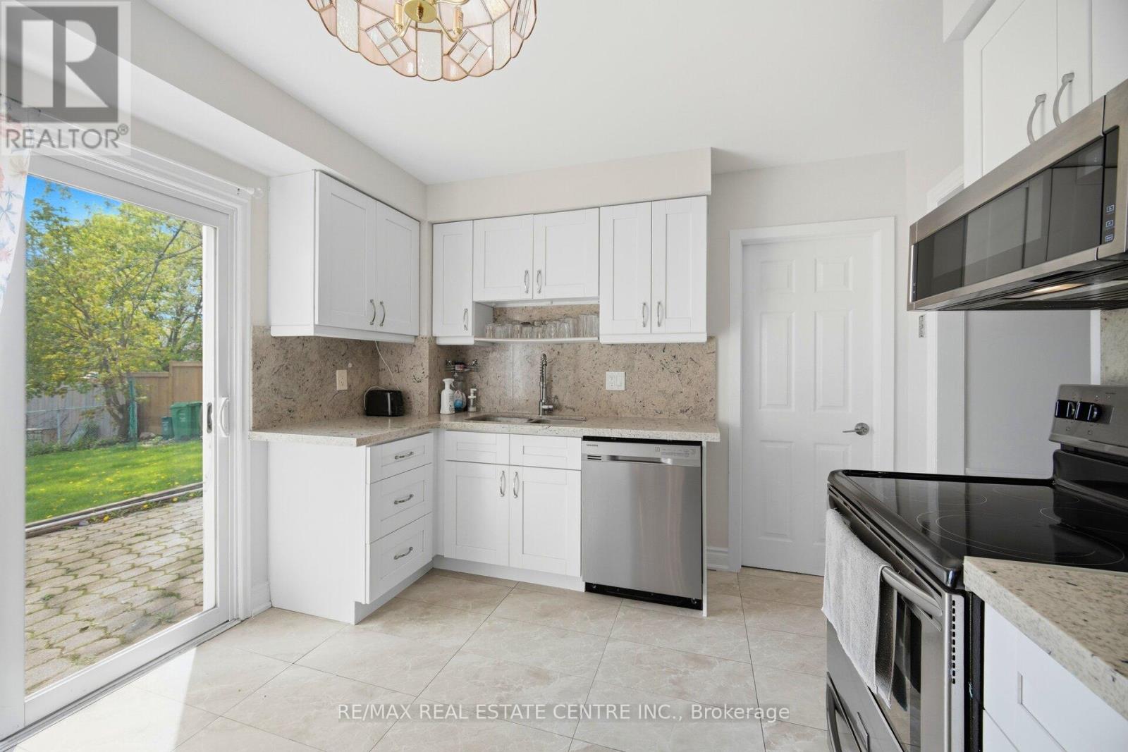 50 Esplanade Road, Brampton, Ontario  L6T 2C8 - Photo 10 - W13112218