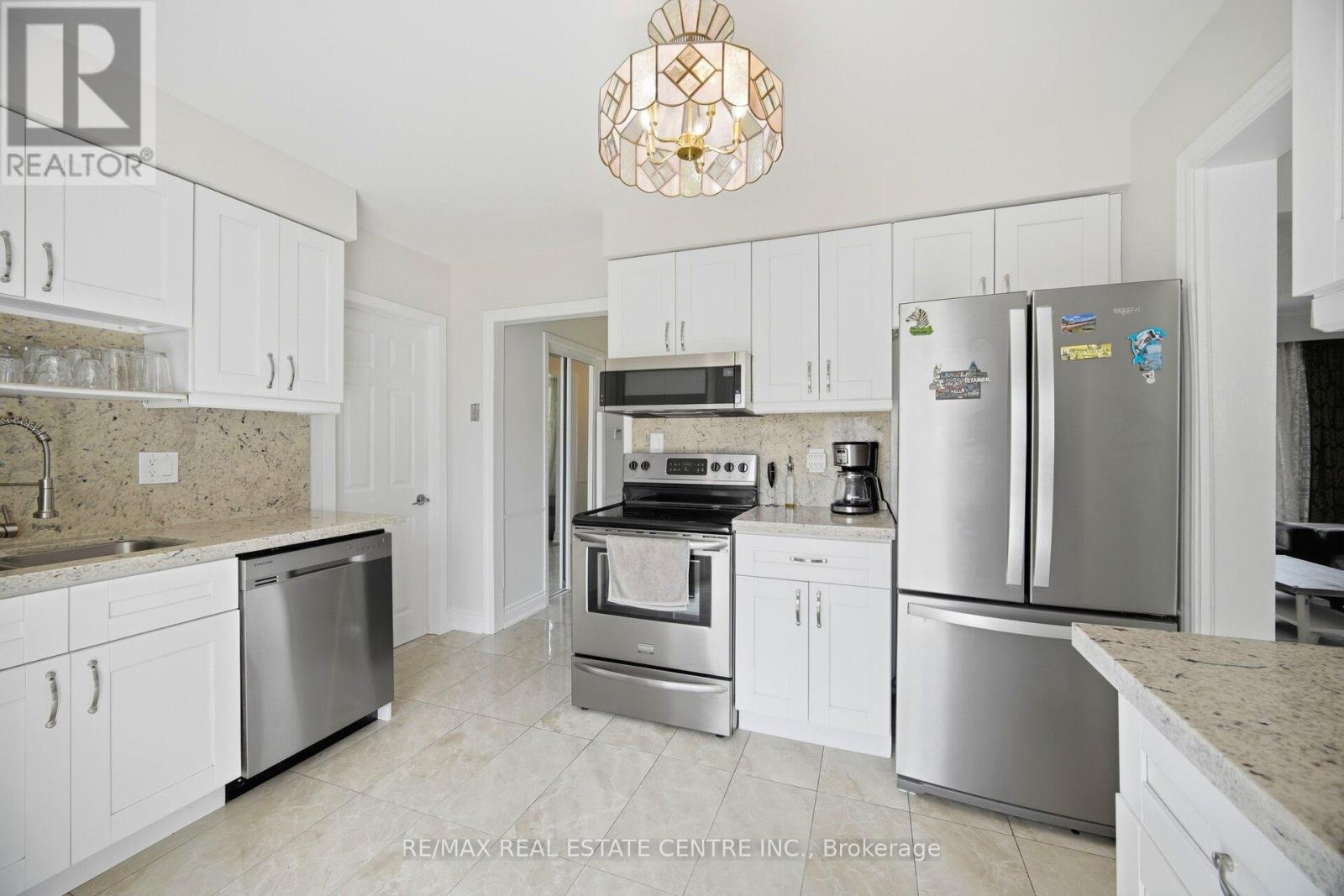 50 Esplanade Road, Brampton, Ontario  L6T 2C8 - Photo 9 - W13112218