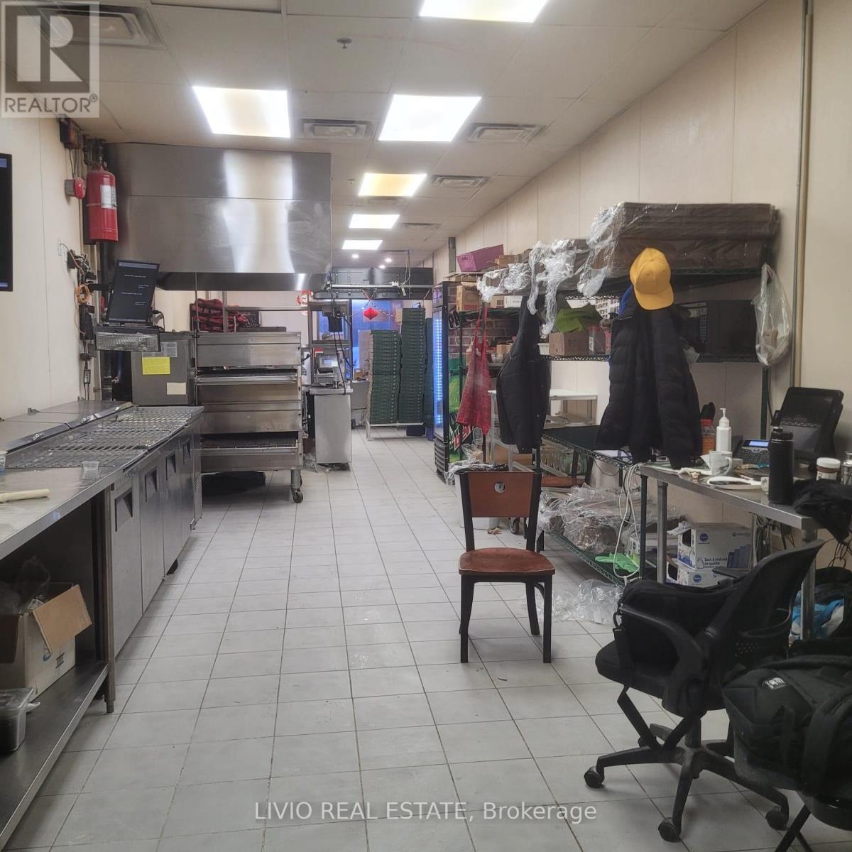 6 - 11 Westmore Drive, Toronto (West Humber-Clairville), Ontario  M9V 3Y6 - Photo 4 - W13112232