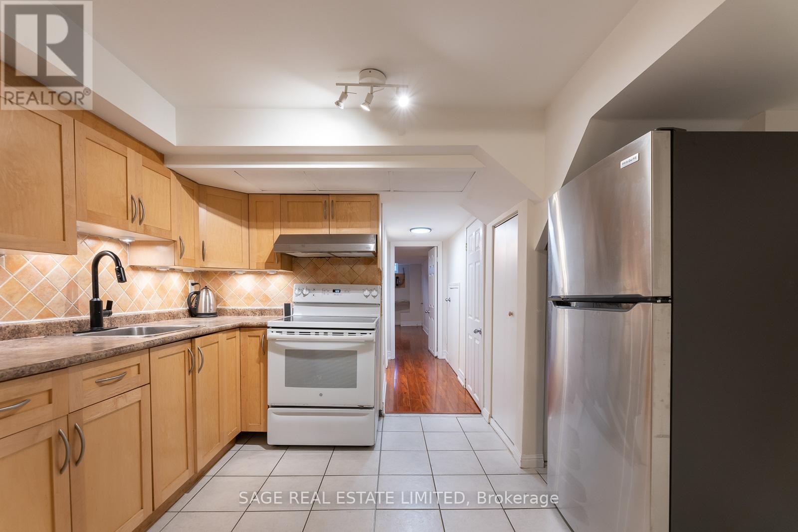 Basement - 38 Osler Street, Toronto, Ontario  M6P 4A2 - Photo 3 - W13112304