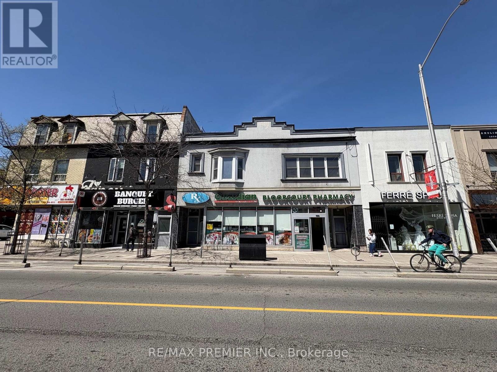 Upper - 938 Bloor Street W, Toronto, Ontario  M6H 1L4 - Photo 1 - W13112310