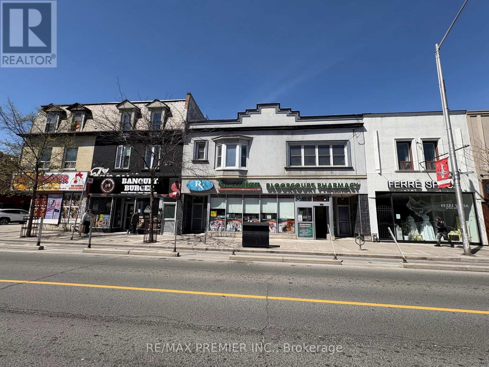 Upper - 938 Bloor Street W, Toronto, Ontario  M6H 1L4 - Photo 2 - W13112310