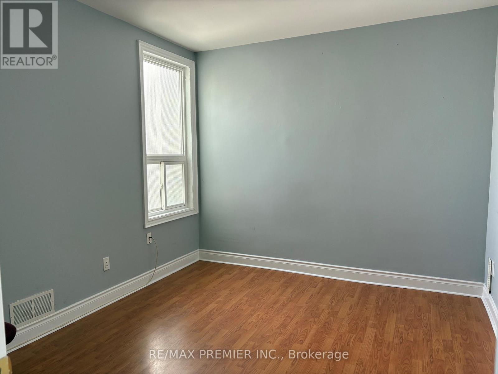 Upper - 938 Bloor Street W, Toronto, Ontario  M6H 1L4 - Photo 6 - W13112310