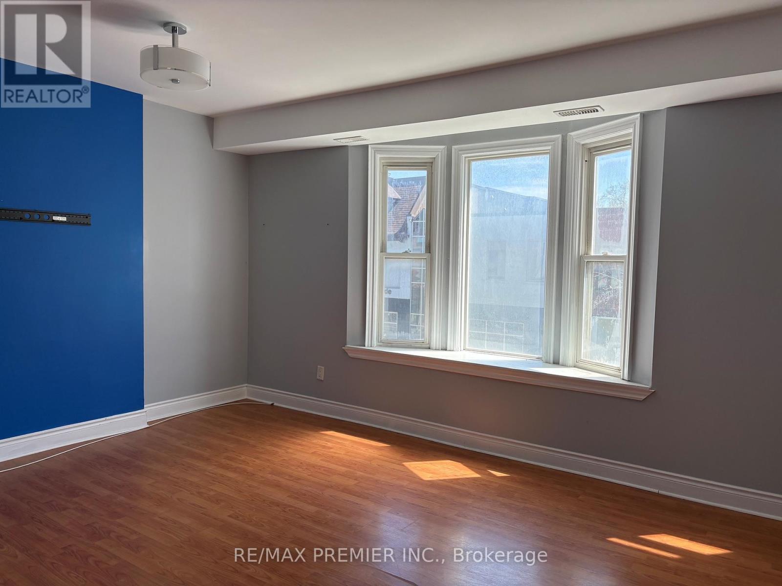 Upper - 938 Bloor Street W, Toronto, Ontario  M6H 1L4 - Photo 7 - W13112318