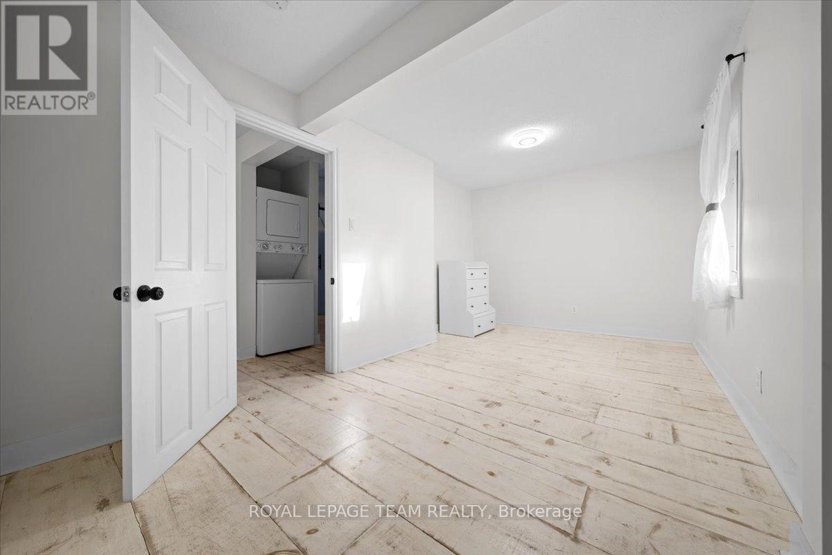 2 - 135 Upper Lorne Place, Ottawa, Ontario  K1R 7G8 - Photo 15 - X13112526