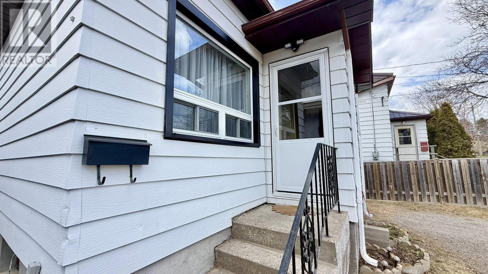 239 Egan St, Thunder Bay, Ontario  P7A 2W6 - Photo 2 - TB2600983