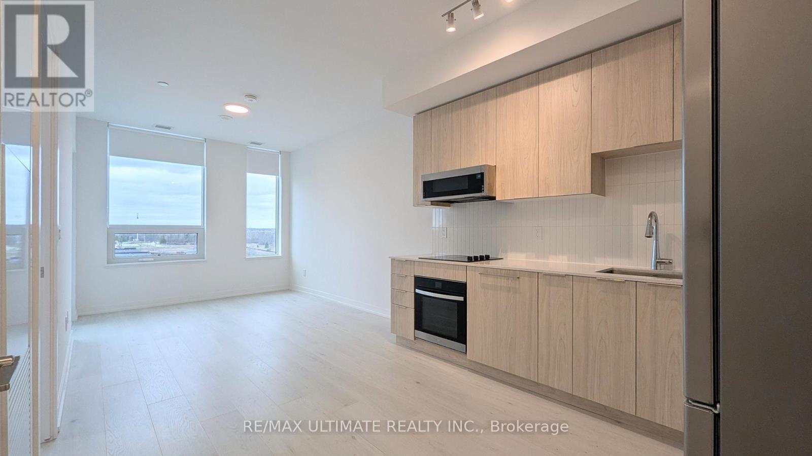 636 - 2501 Saw Whet Boulevard, Oakville, Ontario  L6M 4G3 - Photo 5 - W13112106
