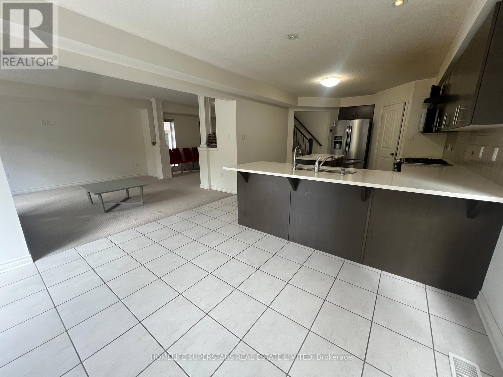 246 Gravel Ridge Trail, Kitchener, Ontario  N2E 0B8 - Photo 2 - X13112050