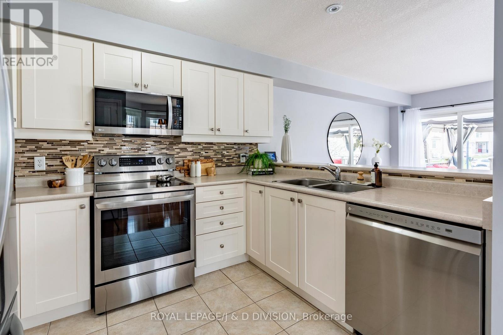 100 - 105 Pinnacle Drive, Kitchener, Ontario  N2P 1B8 - Photo 9 - X13112188