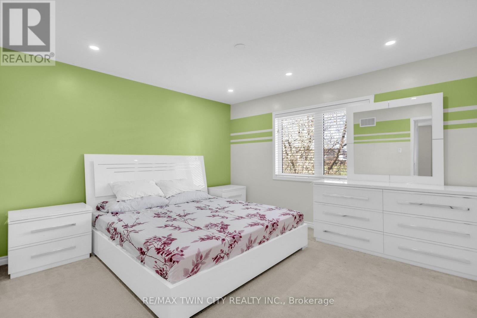 661 Doon South Drive, Kitchener, Ontario  N2P 0H5 - Photo 31 - X13112210