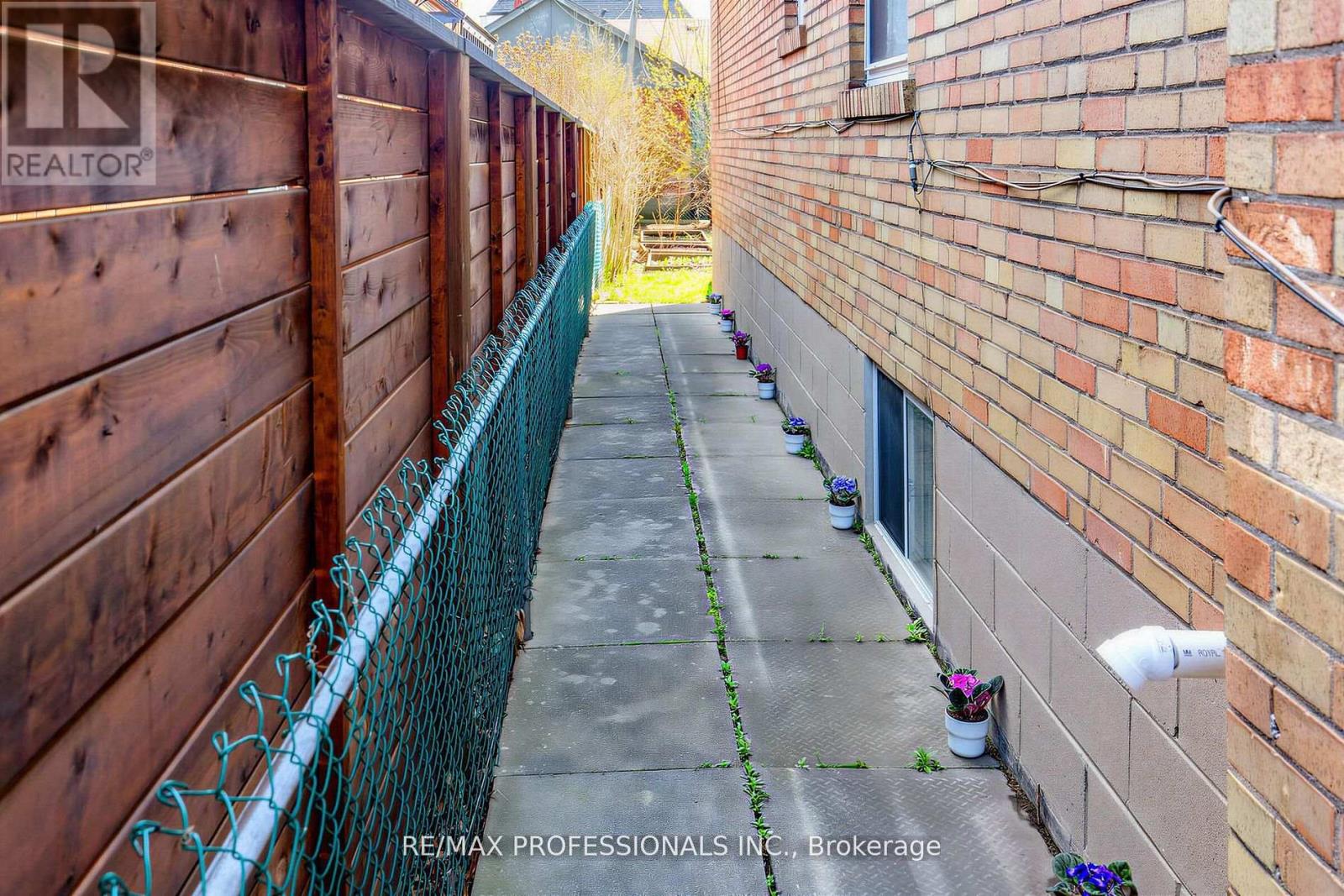 47 Claymore Drive, Toronto, Ontario  M8Z 2S3 - Photo 26 - W13107334