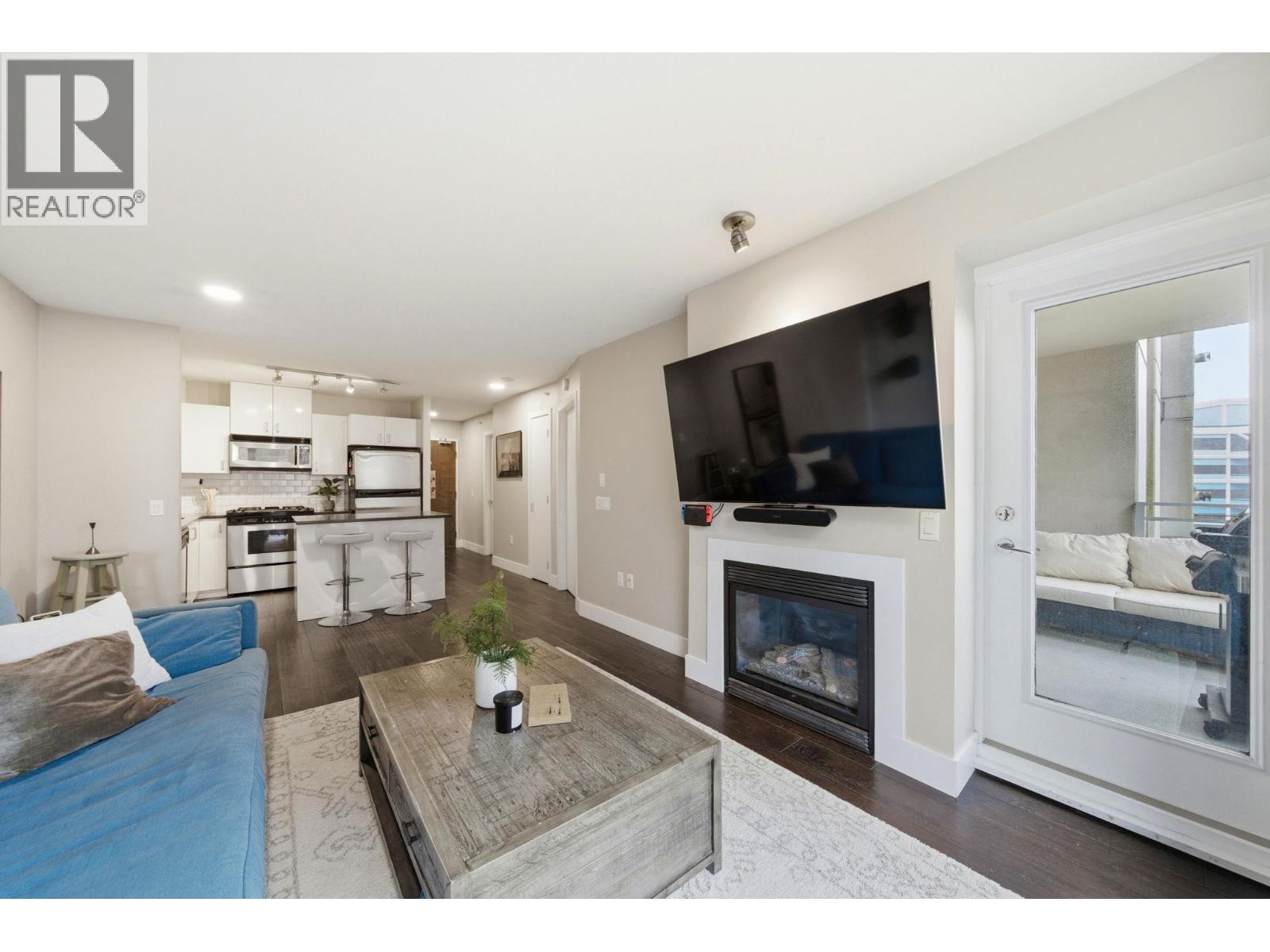 405 155 W 1st Street, North Vancouver, British Columbia  V7M 3N8 - Photo 2 - R3121899