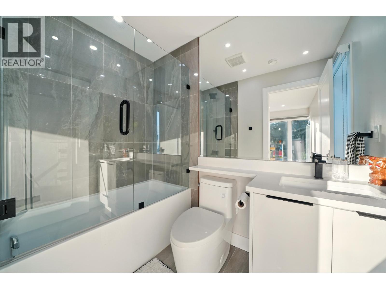 3980 Norwood Avenue, North Vancouver, British Columbia  V7N 3R3 - Photo 34 - R3121953