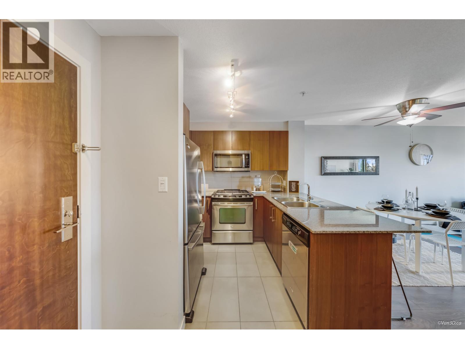 303 5889 Irmin Street, Burnaby, British Columbia  V5J 0C1 - Photo 5 - R3108602