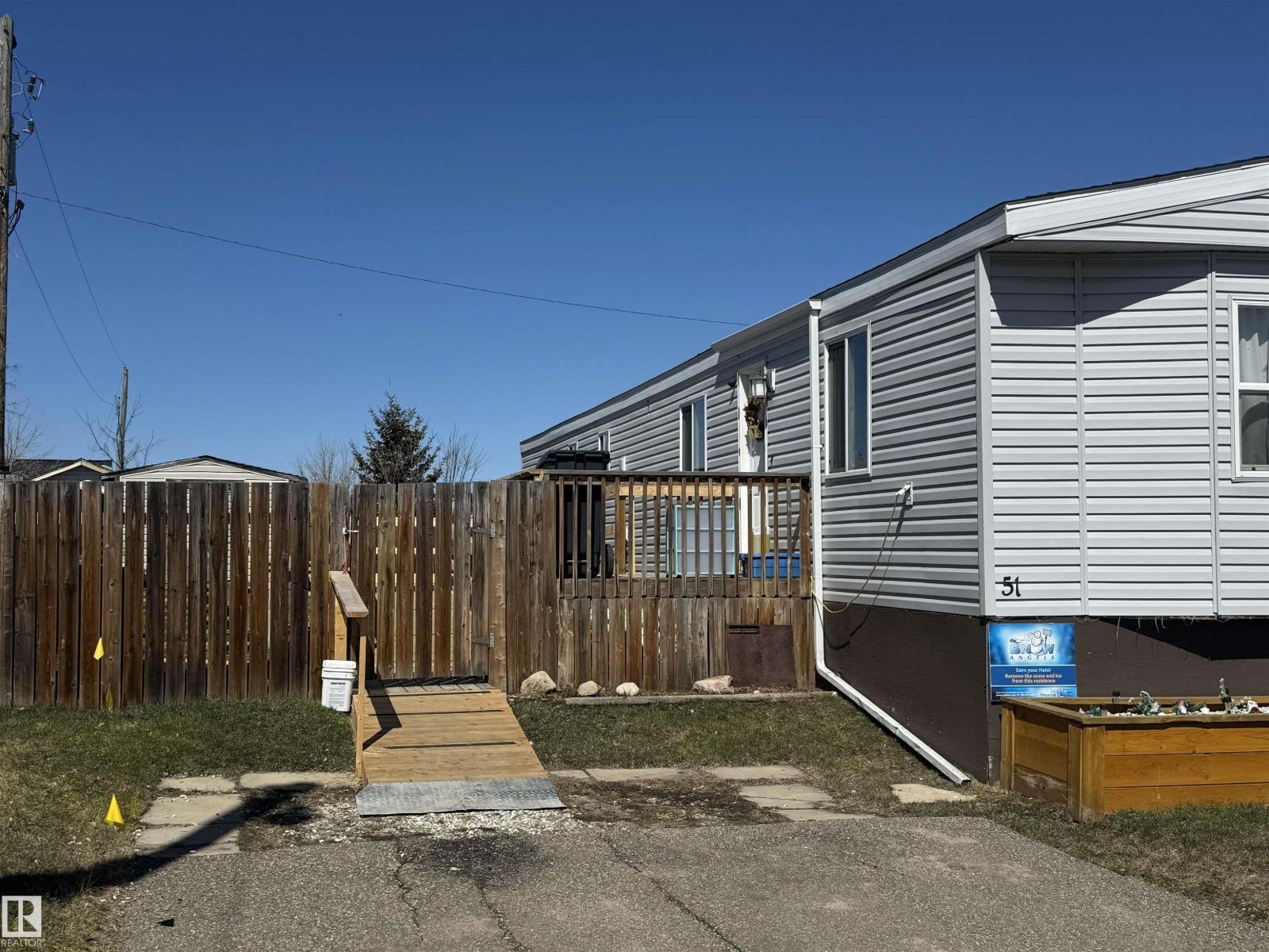 51 Wildwood, Cold Lake, Alberta  T9M 1Z4 - Photo 3 - E4487003
