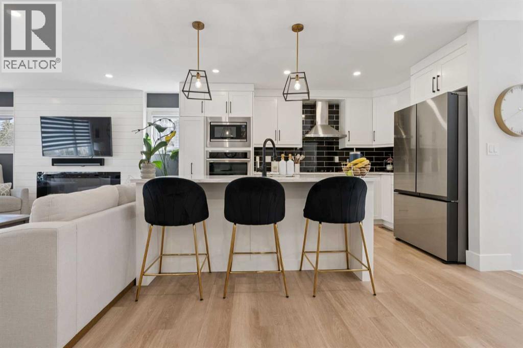 691 Brookpark Drive SW, Calgary, Alberta  T2W 2X2 - Photo 6 - A2306714