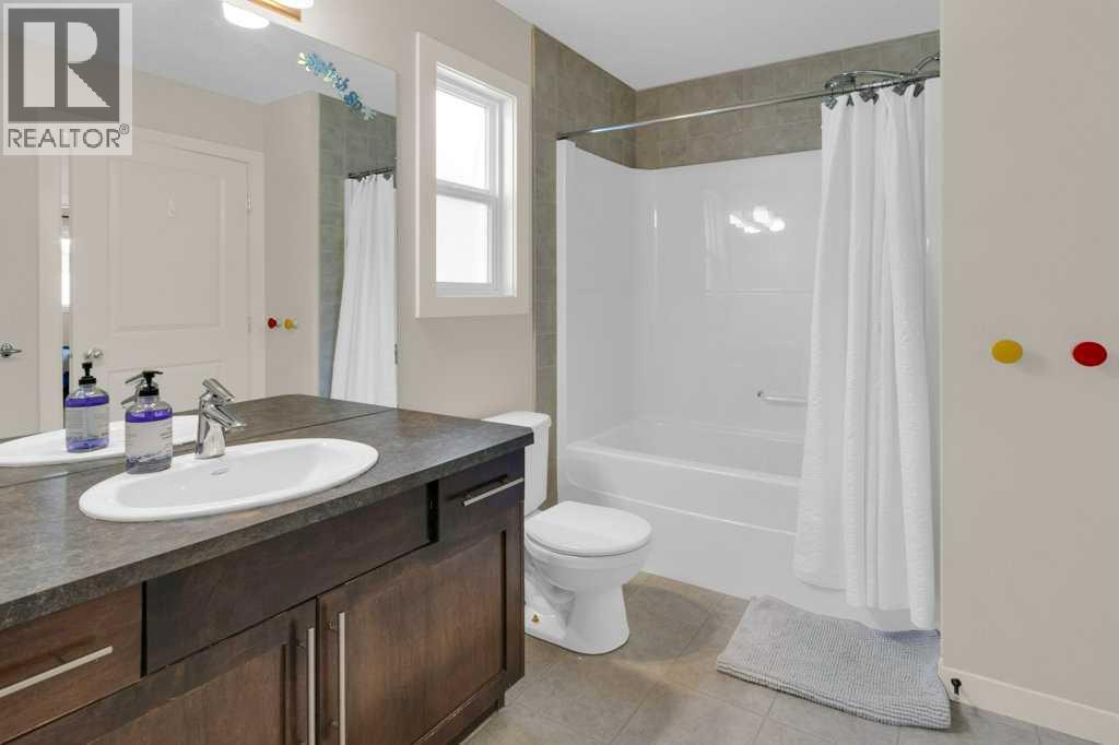 26 Heritage Landing, Cochrane, Alberta  T4C 0E4 - Photo 19 - A2308833