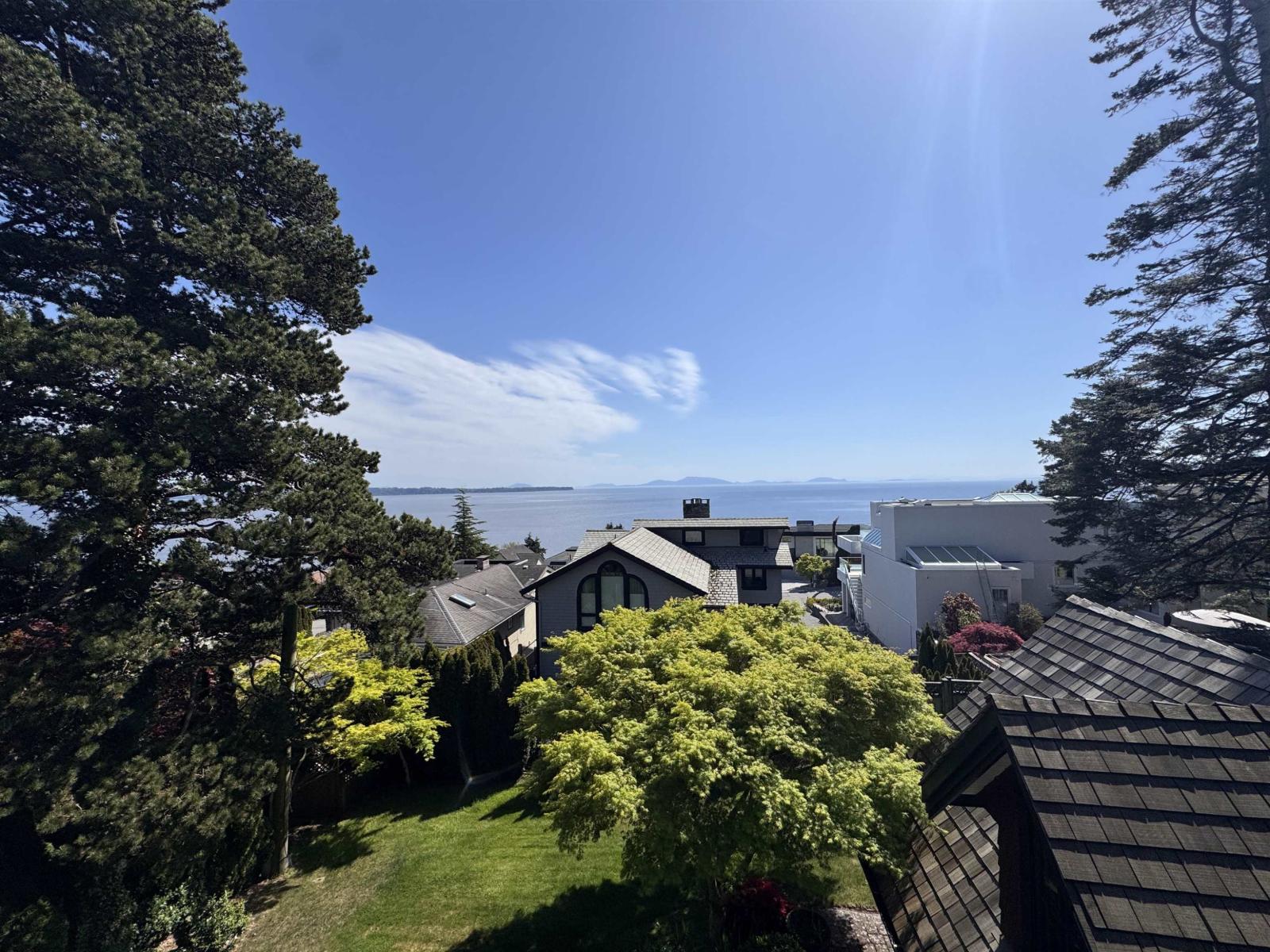 13136 Marine Drive, Surrey, British Columbia  V4A 1E7 - Photo 1 - R3122006