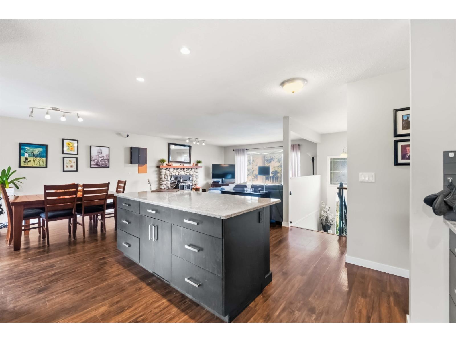 4618 207a Street, Langley, British Columbia  V3A 5N3 - Photo 11 - R3121984