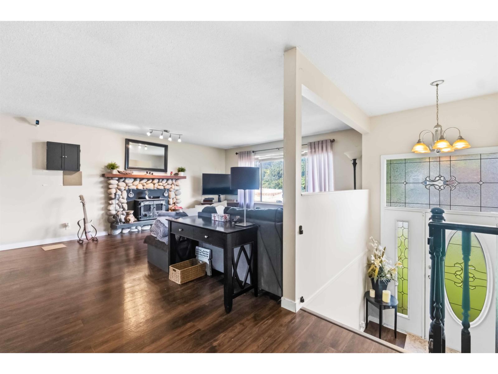 4618 207a Street, Langley, British Columbia  V3A 5N3 - Photo 3 - R3121984