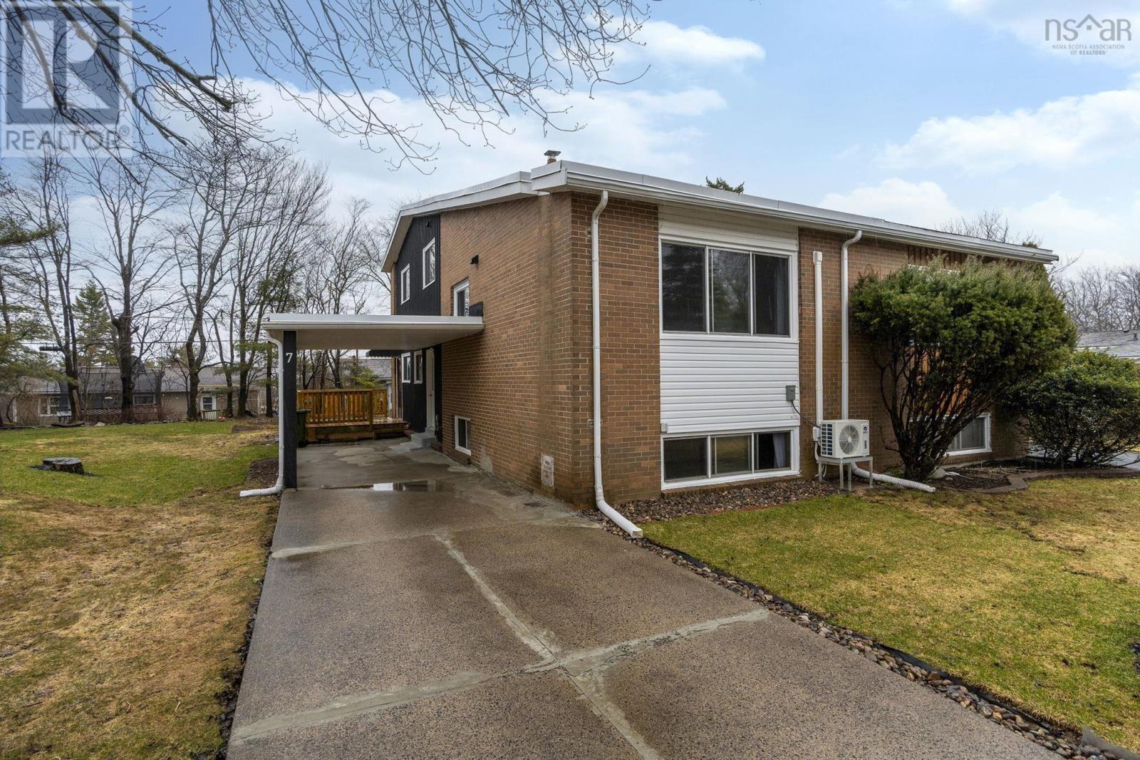 7 Palisade Place, Clayton Park, Nova Scotia