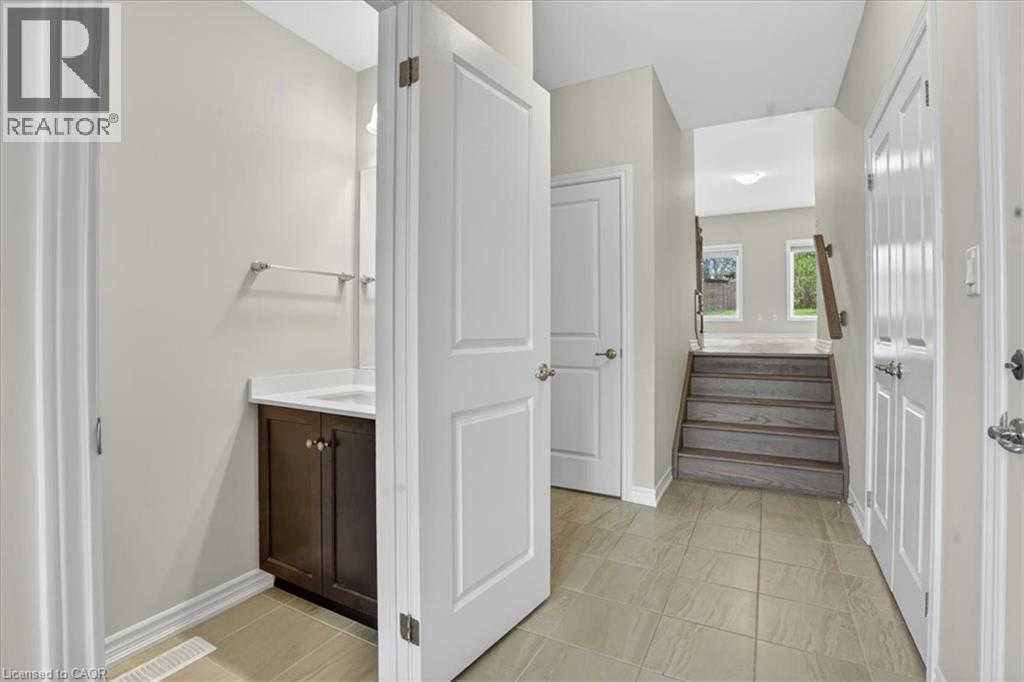 324 Equestrian Way Unit# 16, Cambridge, Ontario  N2E 0E2 - Photo 6 - 40825704