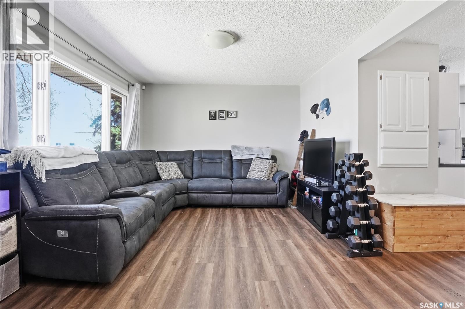 1032 9th Street E, Saskatoon, Saskatchewan  S7H 0N2 - Photo 5 - SK035596