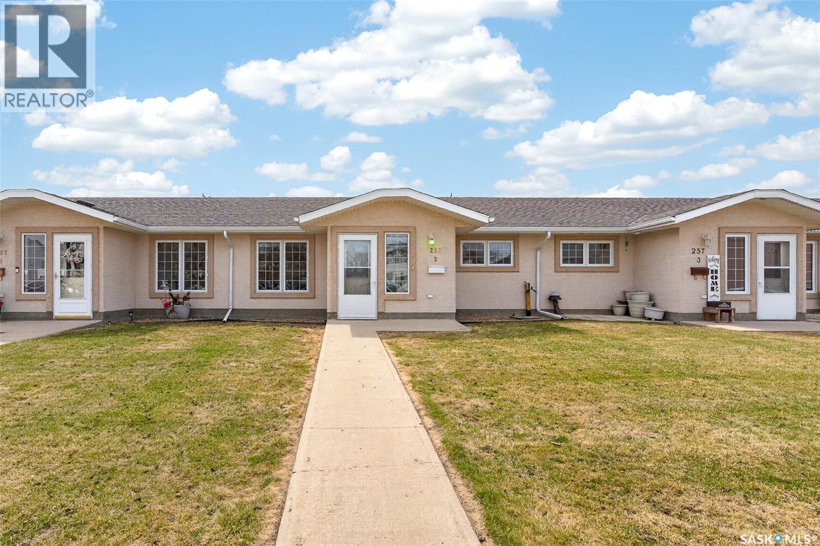 2 257 Fairford Street W, Moose Jaw, Saskatchewan  S6H 1V5 - Photo 1 - SK035558