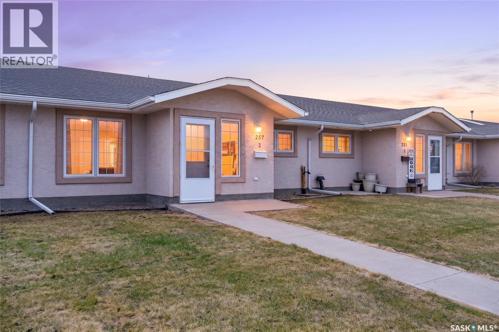 2 257 Fairford Street W, Moose Jaw, Saskatchewan  S6H 1V5 - Photo 3 - SK035558