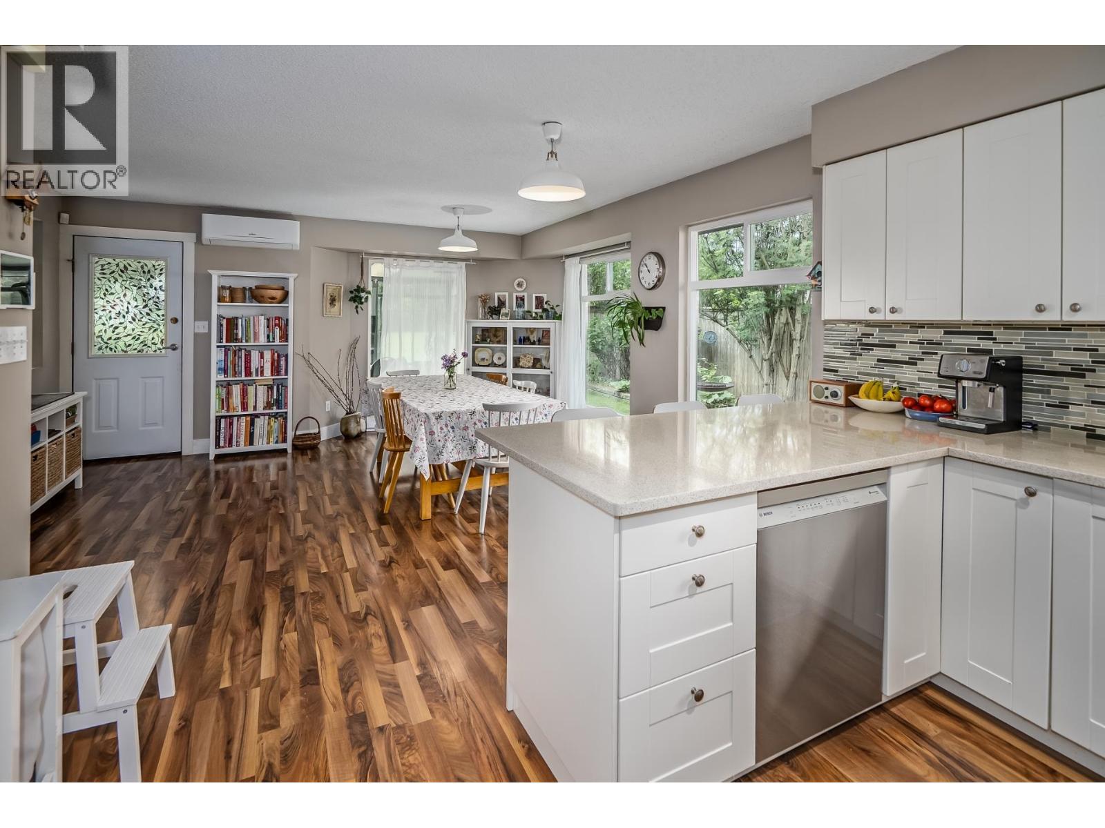 10350 Hollybank Drive, Richmond, British Columbia  V7E 4S5 - Photo 5 - R3121850