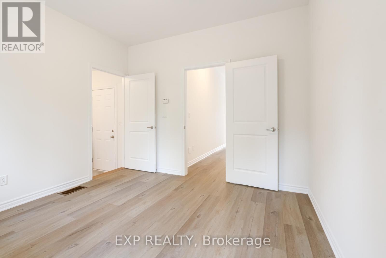 49 Paradox Street, Vaughan, Ontario  L4L 1A7 - Photo 5 - N13112352