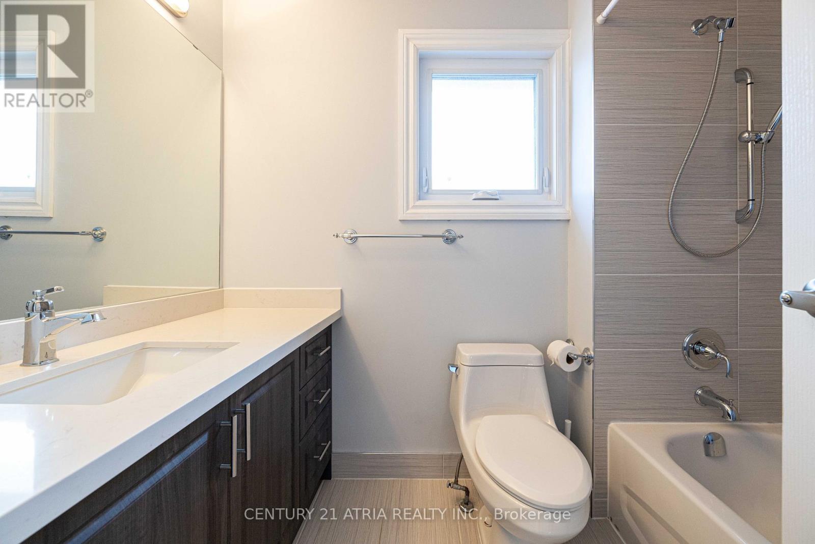 35 Versailles Court, Richmond Hill, Ontario  L4C 8V6 - Photo 13 - N13112378