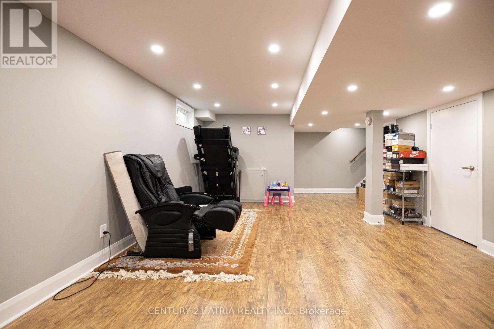35 Versailles Court, Richmond Hill, Ontario  L4C 8V6 - Photo 17 - N13112378