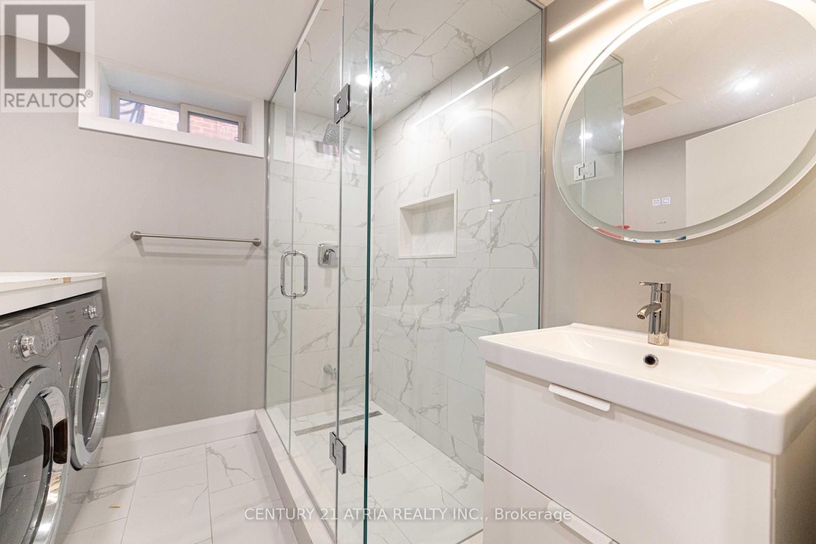 35 Versailles Court, Richmond Hill, Ontario  L4C 8V6 - Photo 18 - N13112378
