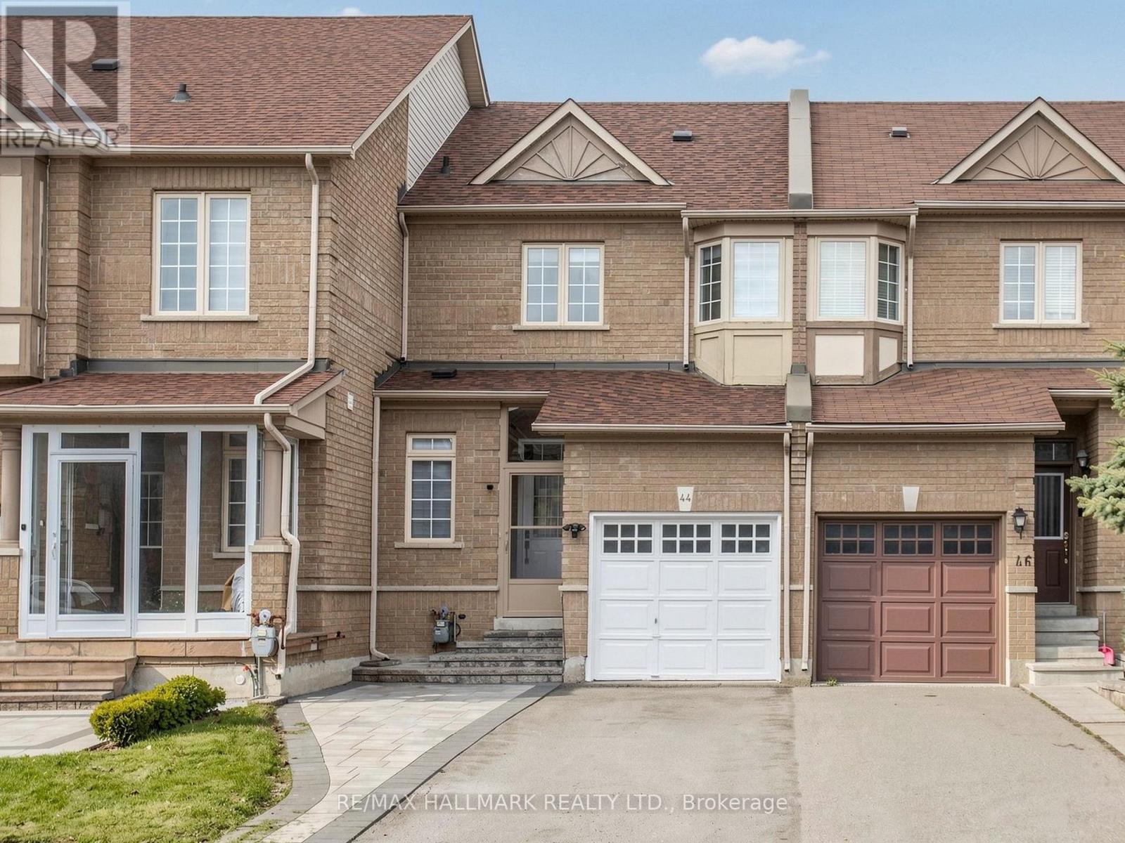 44 Venture Avenue, Richmond Hill, Ontario  L4S 2R4 - Photo 2 - N13112406