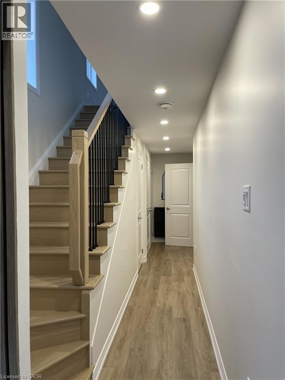 1373 Almonte Drive, Burlington, Ontario  L7P 0V8 - Photo 3 - 40828873