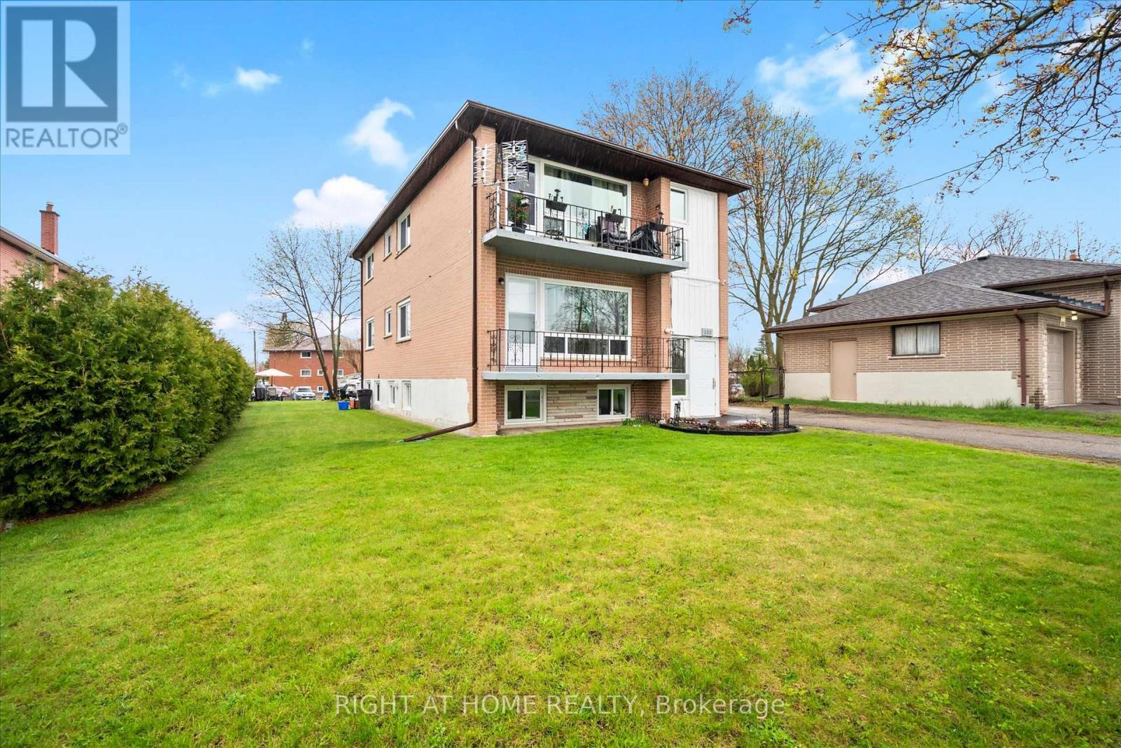 606 Lansdowne Drive, Oshawa, Ontario  L1G 1W4 - Photo 2 - E13112722